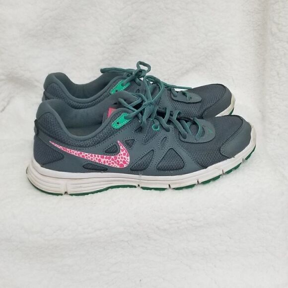 Nike  Revolution 2 Athletic Women’s Shoe - Picture 1 of 8
